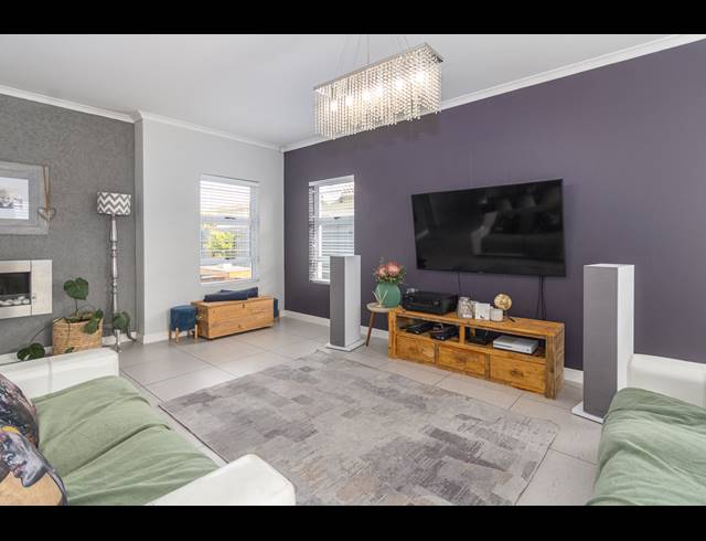 3 BEDROOM FREEHOLD SOLD IN SUNNINGDALE